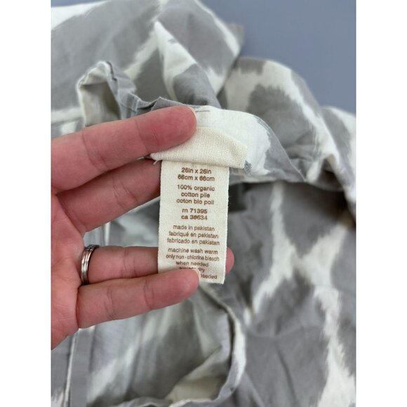 West Elm 26"x26" grey ivory patterned square pillow sham 100% organic cotton - Picture 2 of 4